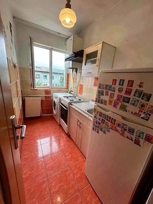 De vanzare apartament cu 2 camere si balcon, zona Smirodava, 32000euro - imagine 2