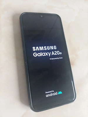 Vând Samsung Galaxy A20e [fără probleme] + husă BONUS [poze reale]