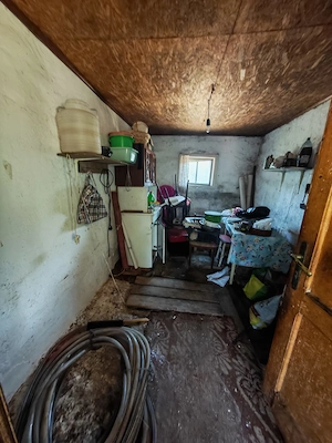 Vând casa la tara + teren arabil - imagine 10