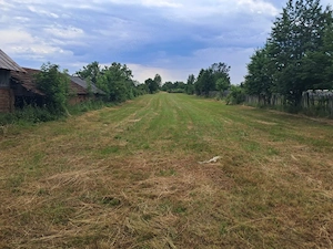 TEREN INTRAVILAN POLOVRAGI