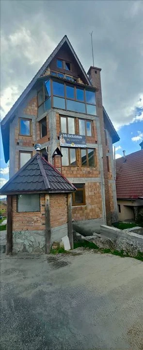 Pensiune de vânzare în Rânca – oportunitate rară lângă pârtia M1 - imagine 4
