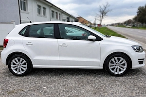 Volkswagen Polo 1.2 Benzină   2014 - imagine 2