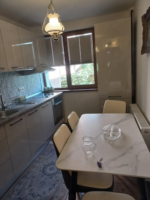 Închiriez apartament cu doua camere în zona centrala,  complet mobilat și utilat               - imagine 7