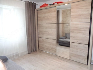 Apartament 2 camere decomandat, etaj intermediar, langa Spitalul Judetean, 64 mp, mobilat si utilat - imagine 9
