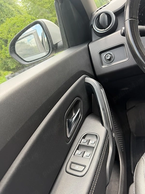 Dacia Duster 1.5 dCi 4x4 - imagine 9
