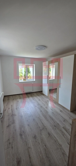 Casa  zona Platinia Parcul Mare curte teren 800mp + apartament/ birou - imagine 12