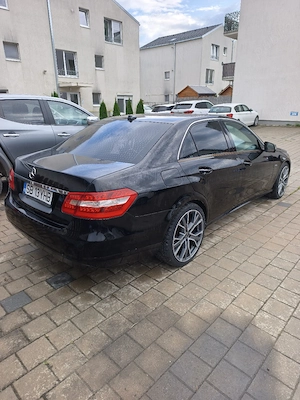 Mercedes E 220 - imagine 4