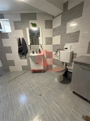 Casa Renovata si Mobilata Complet - Pozitionare Excelenta - Aproape de Delfinariu si Bd Mamaia - imagine 11