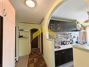 Apartament 100 mp construiti 2 camere zona 300 de vanzare - imagine 2
