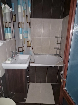 Inchiriez apartament 3 camere - imagine 5