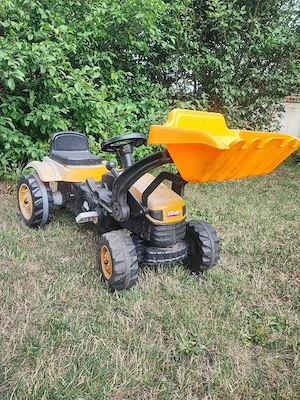 Tractoras cu pedale Pilsan pt. copiii 