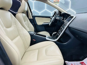 Volvo XC60 - imagine 18