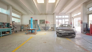 Service auto de 255 mp de închiriat în zona Brasovul Vechi - imagine 2