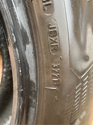 235 55 18 GoodYear - imagine 3