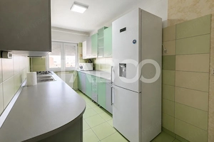 Apartament cu 2 camere balcon  pivnita de vanzare strada Vasile Aaron