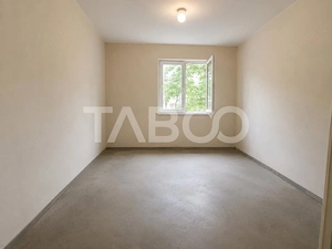 Apartament cu 2 camere balcon  pivnita de vanzare strada Vasile Aaron - imagine 17