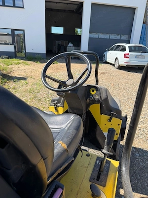 compactor de vinzare  wacker des 1200 kg  - imagine 6