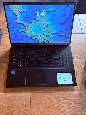 Laptop Asus VivoBook i3, 8GB RAM, 1TB, Windows instalat - Stare Impecabilă + Accesorii