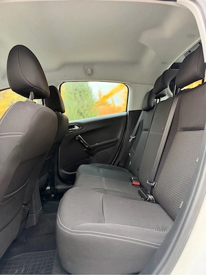 Peugeot 208 Facelift Allure 06.2017 Carplay Navigatie 100 CP 1.6 BlueHdi - imagine 8
