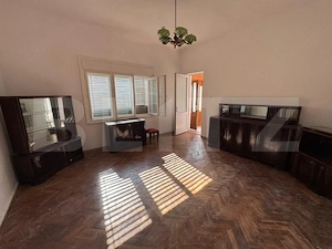 Casă spațioasă cu 6 camere, teren 700 mp, garaj și terasă - imagine 8