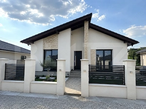 Casă individuală modernă în Micești – eficiență energetică, confort și liniște