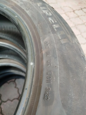 Vând 4 anvelope Pirelli 225 60 18 - imagine 5