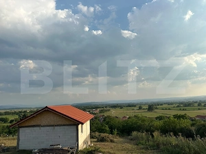 Casă la roșu de vânzare în Chimindia – Teren de 1.400 mp, acces 2 drumuri