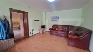 Casa cu teren 935 m , doua corpuri de case, Sacele -zona buna - imagine 2