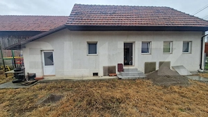 Casa cu teren 935 m , doua corpuri de case, Sacele -zona buna - imagine 16