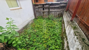 Casa cu teren 935 m , doua corpuri de case, Sacele -zona buna - imagine 9