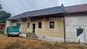 Casa cu teren 935 m , doua corpuri de case, Sacele -zona buna - imagine 3