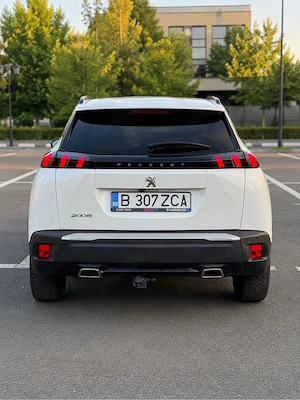 Peugeot 2008 Allure 1.2 PureTech 130 CP Automată | 2020 - imagine 2