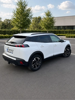 Peugeot 2008 Allure 1.2 PureTech 130 CP Automată | 2020 - imagine 3