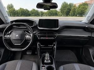 Peugeot 2008 Allure 1.2 PureTech 130 CP Automată | 2020 - imagine 7