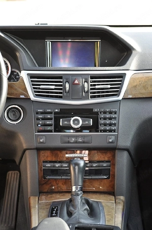 Mercedes Benz E Klasse 250 CGI Blue Efficiency - imagine 10
