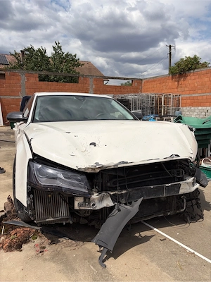 Audi A8 d4 4.2 diesel avariat 