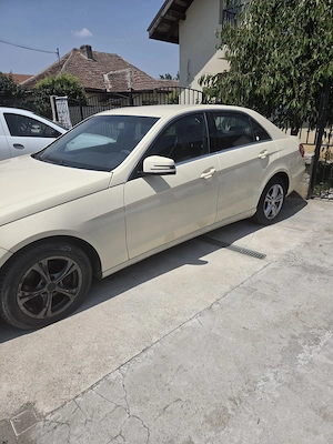 Mercedes Benz e200 2013  - imagine 4