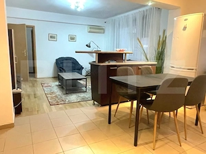 Apartament cu 3 camere, 75 mp, zona Ultracentral - imagine 2