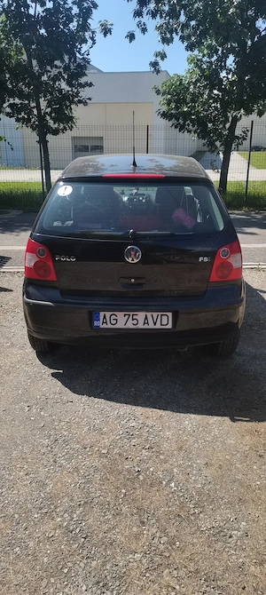 De vînzare. VW polo an fab 2003 motor 1,4 benzină, distribuție lanț culoare neagră. 213455km - imagine 2