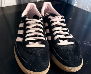 Vând adidasi adidas handball spezial 