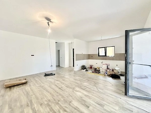 Duplex modern pe parter in Albina – 3 camere, 2 bai si teren generos  - imagine 7