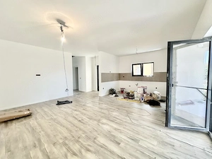 Duplex modern pe parter in Albina – 3 camere, 2 bai si teren generos  - imagine 8