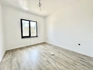 Duplex modern pe parter in Albina – 3 camere, 2 bai si teren generos  - imagine 13