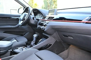 BMW X1 xDrive20i AT - imagine 11