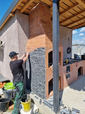 Caut de lucru: construcții, finisaje, renovări, încărcare și ajutor gospodăresc.