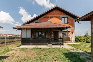 Casa P+M cu 6 camere si teren de 705 mp | Pitesti – Strada Zborului