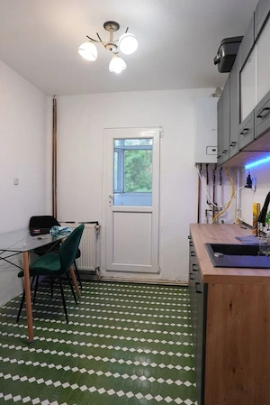 Apartament 2 decomandate, etaj 1 , Pelendava in 1 Mai - imagine 4