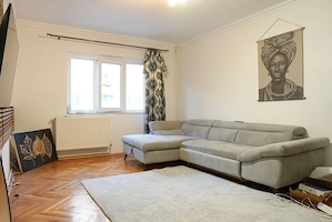 Apartament 2 decomandate, etaj 1 , Pelendava in 1 mai