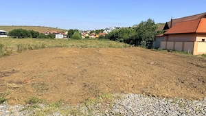 Teren intravilan 650mp cu PUZ+AC Sura Mare - imagine 4