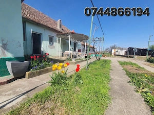 Vând casa Giulvaz strada principala - imagine 3